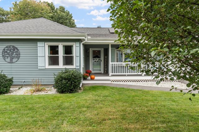 36 Harkins St, Lancaster, MA 01523
