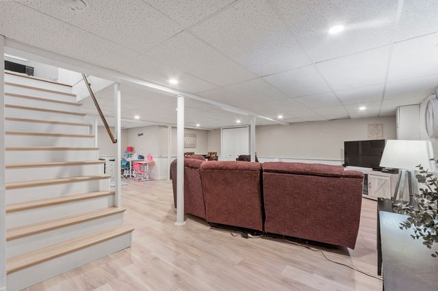36 Harkins St, Lancaster, MA 01523