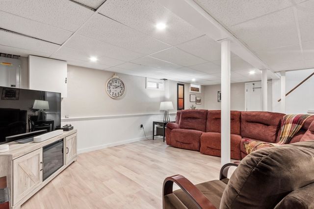 36 Harkins St, Lancaster, MA 01523
