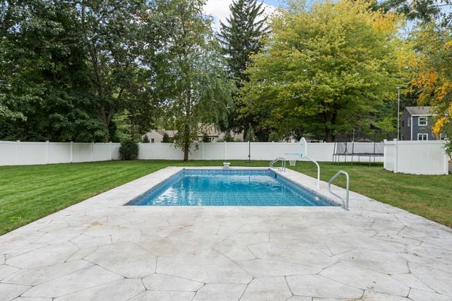 36 Harkins St, Lancaster, MA 01523
