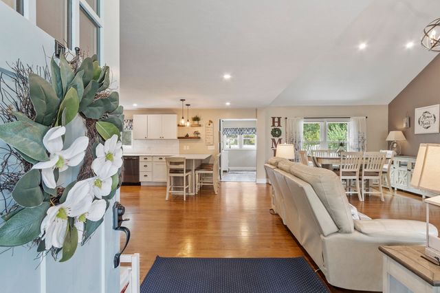 36 Harkins St, Lancaster, MA 01523