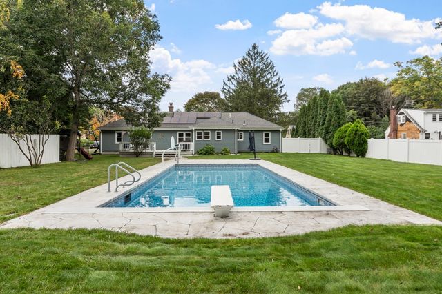 36 Harkins St, Lancaster, MA 01523