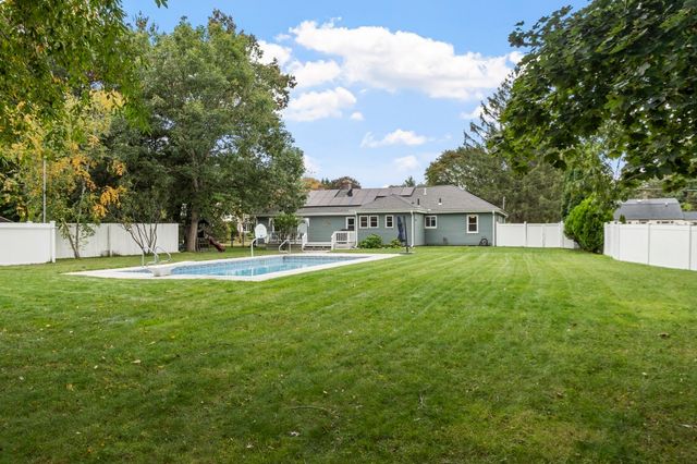 36 Harkins St, Lancaster, MA 01523