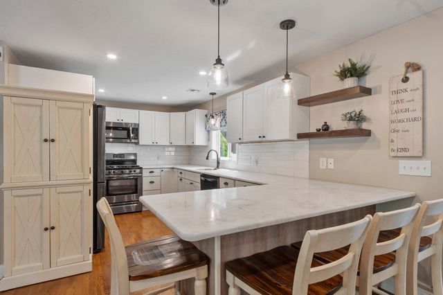 36 Harkins St, Lancaster, MA 01523