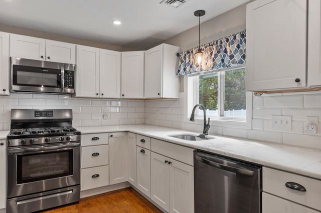 36 Harkins St, Lancaster, MA 01523