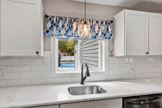 36 Harkins St, Lancaster, MA 01523