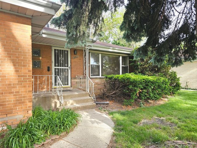 8823 Mango Avenue, Morton Grove, IL 60053