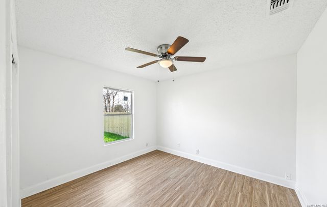 818 Hampton, San Antonio, TX 78220