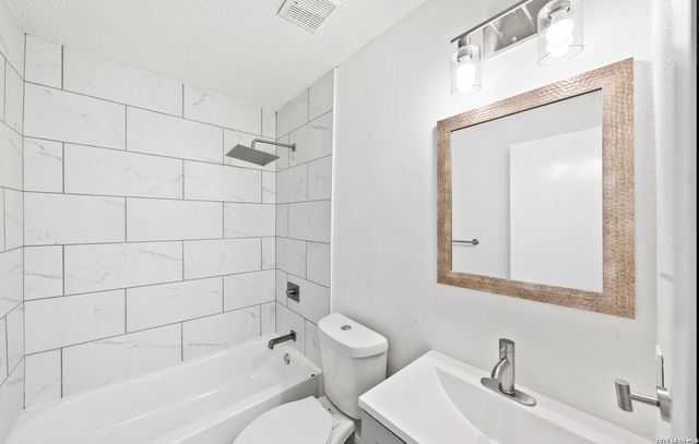 818 Hampton, San Antonio, TX 78220