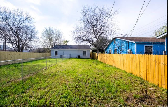 818 Hampton, San Antonio, TX 78220