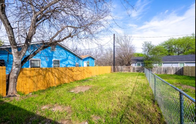 818 Hampton, San Antonio, TX 78220