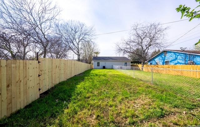 818 Hampton, San Antonio, TX 78220