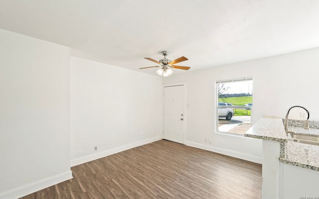 818 Hampton, San Antonio, TX 78220