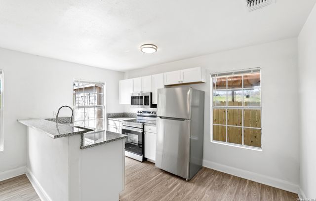 818 Hampton, San Antonio, TX 78220