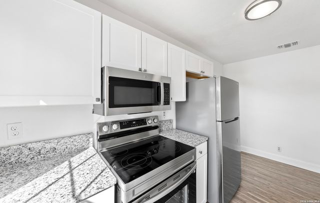 818 Hampton, San Antonio, TX 78220