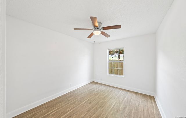 818 Hampton, San Antonio, TX 78220