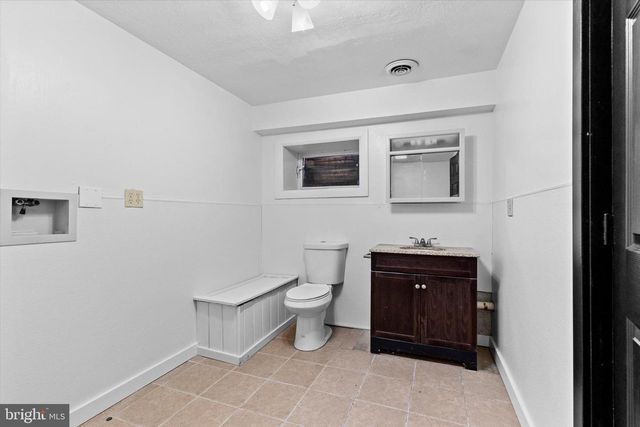 34 MAIN ST, Seven Valleys, PA 17360
