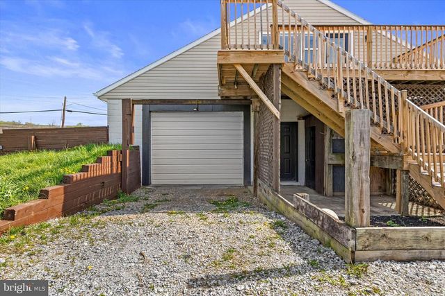 34 MAIN ST, Seven Valleys, PA 17360