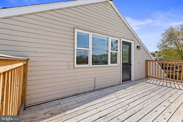 34 MAIN ST, Seven Valleys, PA 17360