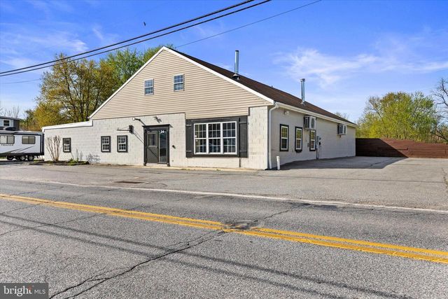 34 MAIN ST, Seven Valleys, PA 17360