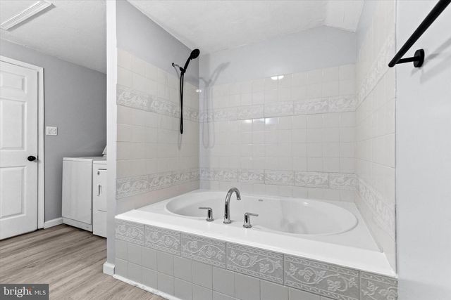 34 MAIN ST, Seven Valleys, PA 17360