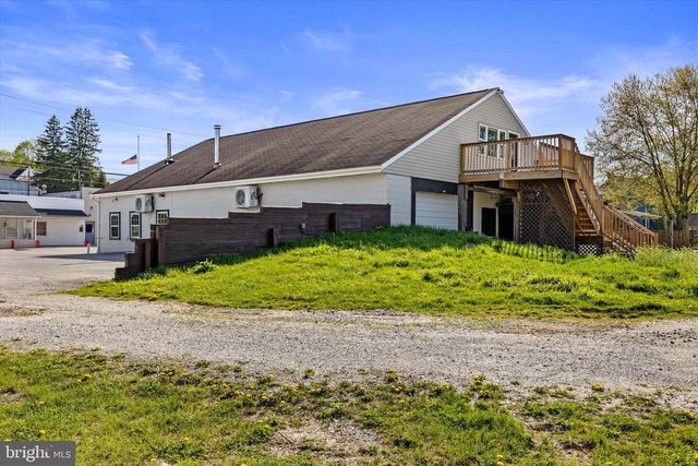 34 MAIN ST, Seven Valleys, PA 17360