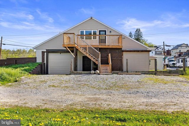 34 MAIN ST, Seven Valleys, PA 17360
