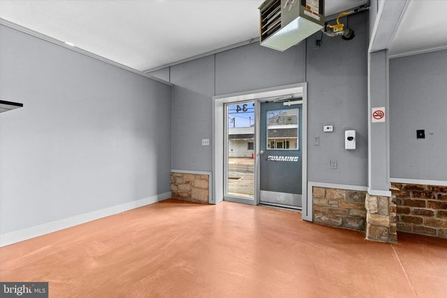 34 MAIN ST, Seven Valleys, PA 17360