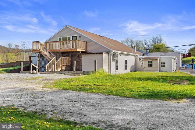 34 MAIN ST, Seven Valleys, PA 17360
