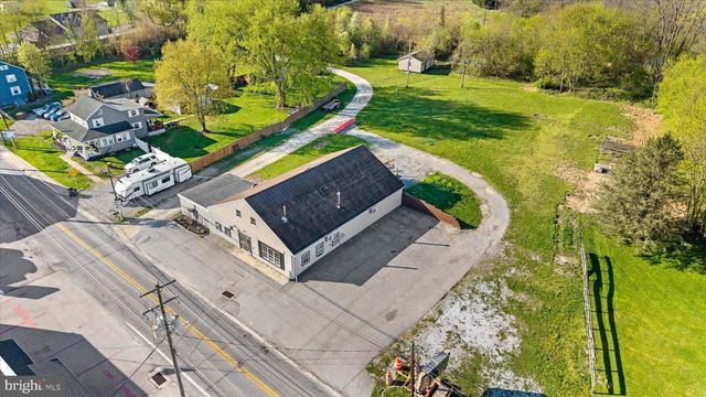 34 MAIN ST, Seven Valleys, PA 17360