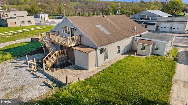 34 MAIN ST, Seven Valleys, PA 17360