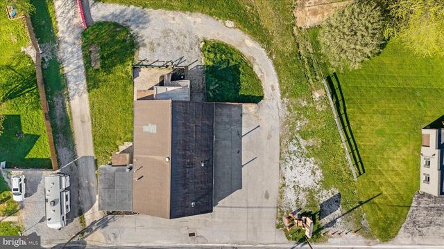 34 MAIN ST, Seven Valleys, PA 17360