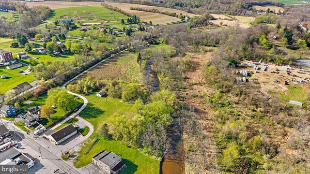 34 MAIN ST, Seven Valleys, PA 17360