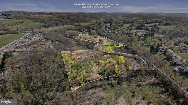 34 MAIN ST, Seven Valleys, PA 17360