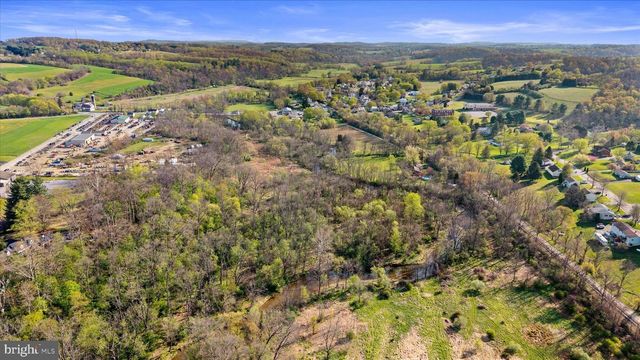 34 MAIN ST, Seven Valleys, PA 17360