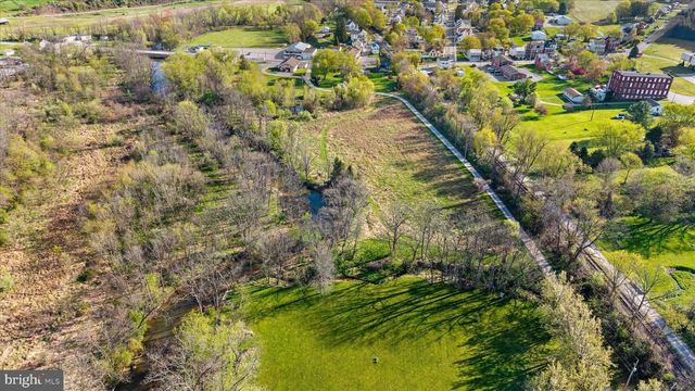 34 MAIN ST, Seven Valleys, PA 17360