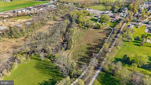 34 MAIN ST, Seven Valleys, PA 17360