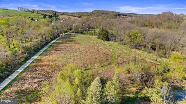 34 MAIN ST, Seven Valleys, PA 17360