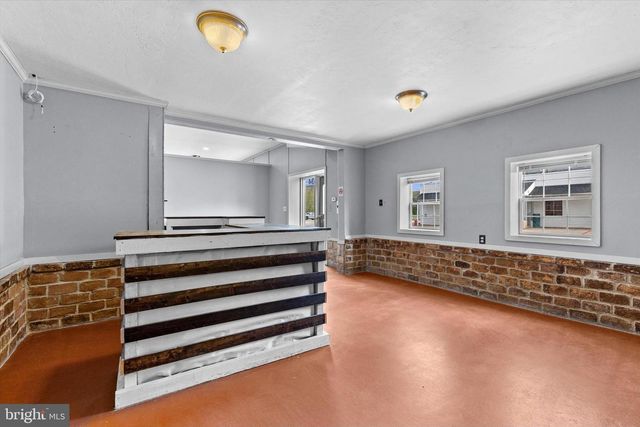 34 MAIN ST, Seven Valleys, PA 17360