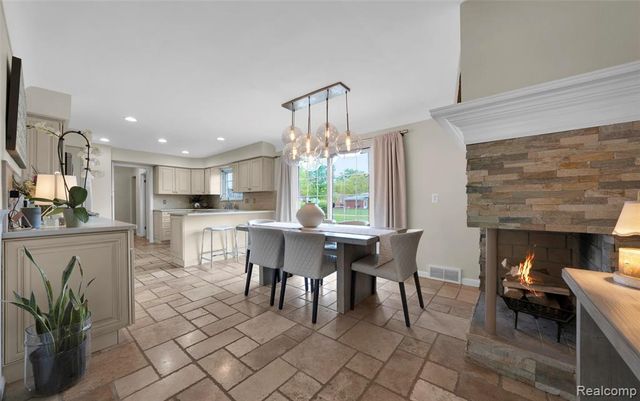 20500 Erben Street, Saint Clair Shores, MI 48081