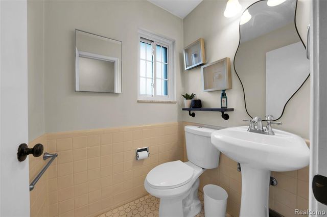 20500 Erben Street, Saint Clair Shores, MI 48081