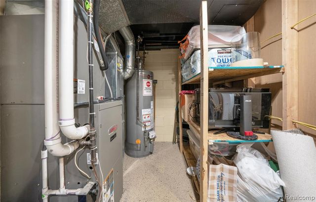 20500 Erben Street, Saint Clair Shores, MI 48081