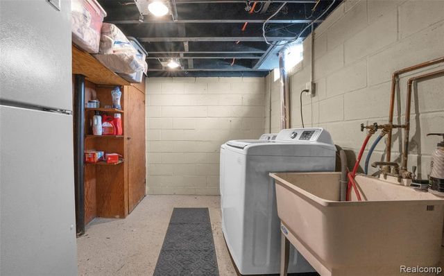 20500 Erben Street, Saint Clair Shores, MI 48081