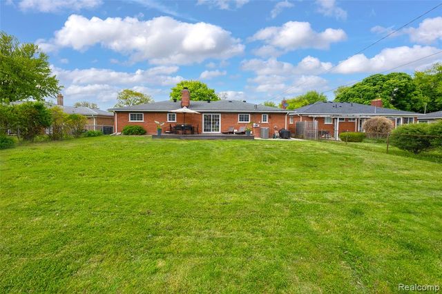 20500 Erben Street, Saint Clair Shores, MI 48081