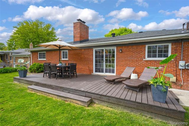 20500 Erben Street, Saint Clair Shores, MI 48081