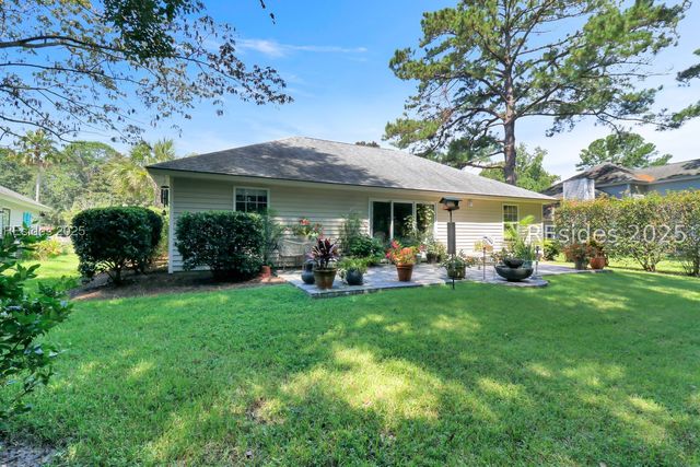 13 Monticello Dr, Hilton Head Island, SC 29926