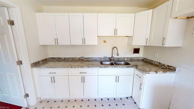 117 Jenness LN, Newport News, VA 23602