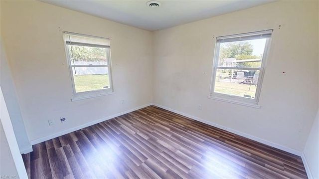 117 Jenness LN, Newport News, VA 23602