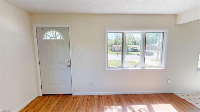 117 Jenness LN, Newport News, VA 23602