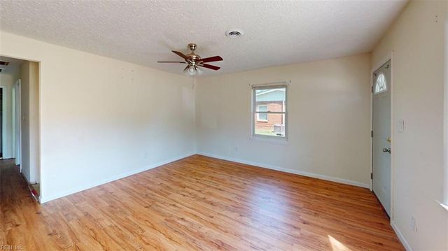 117 Jenness LN, Newport News, VA 23602